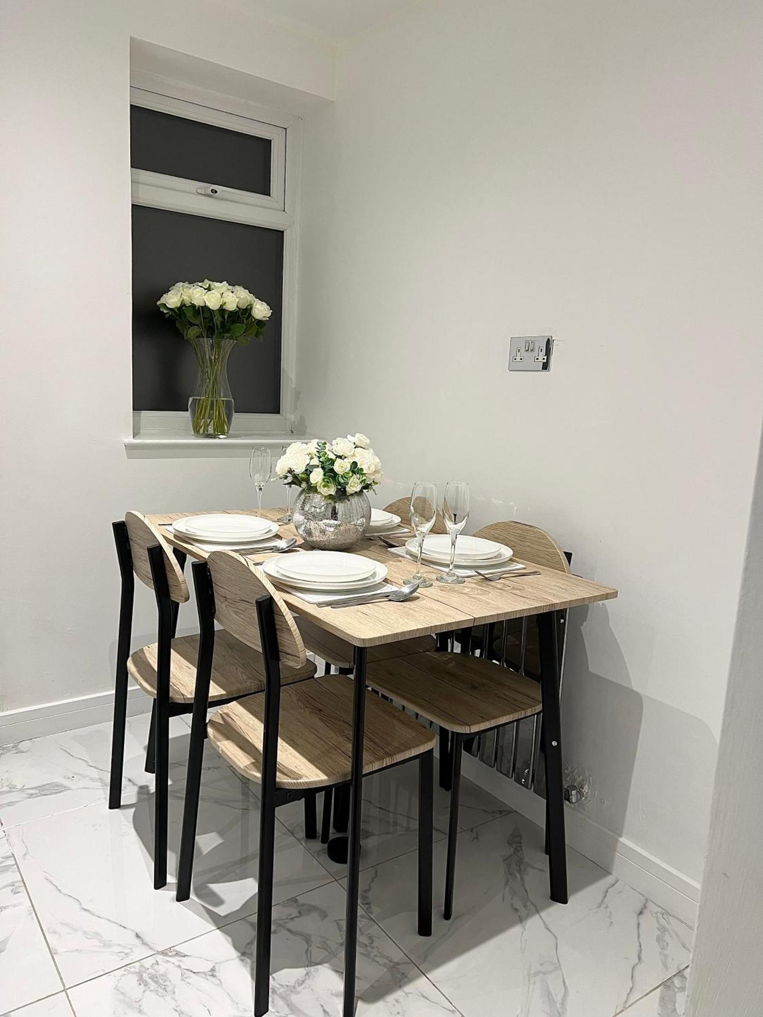 Entire House - Near Etihad Stadium And Central Manchester Exteriör bild